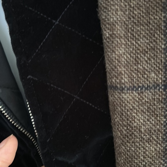 Façonnable men’s jacket. With removable velvet quilted detailing on inside - Picture 7 of 14